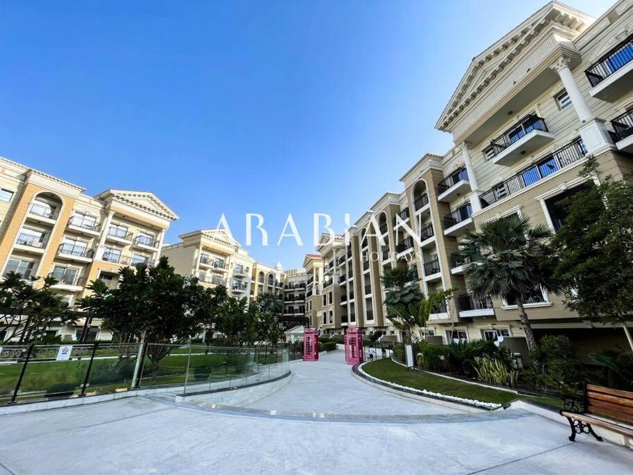Stylish And Bright In Arjan Apartment